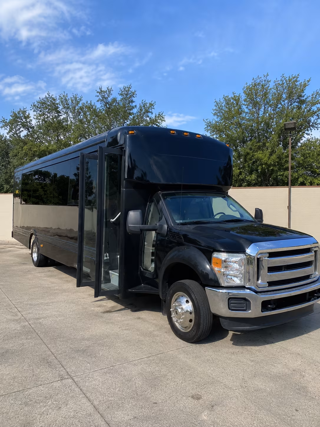 cutler bay 20 passenger party bus