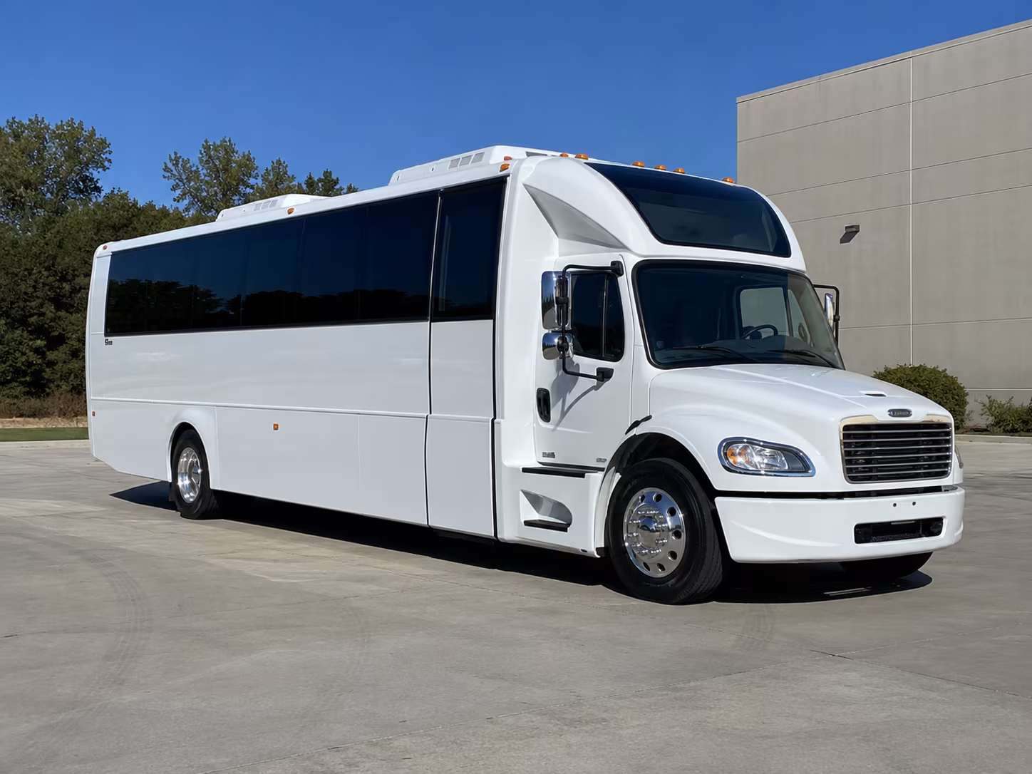 cutler bay 28 passenger party bus